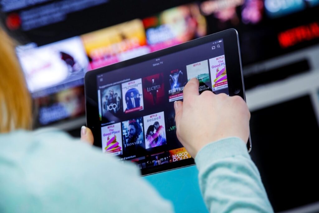 ¿Viendo series y películas en versión original realmente se puede aprender o mejorar un idioma? 1 tablet con serie version original Personalizado